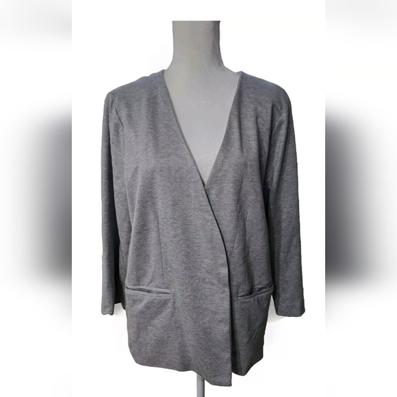 Skies Are Blue Charcoal Open-Front Blazer - Picture 1 of 10